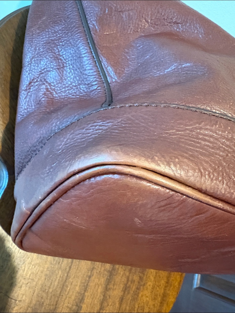 Fossil   Shoulder Bag  bucket bag  hobo bag  genuine leather
Saddle Brown  EUC - Picture 8 of 14